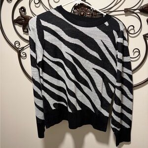 Time and Tru Black and White Patterned Sweater